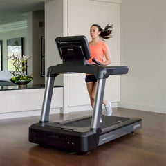 Life Fitness Club Series+ Treadmill